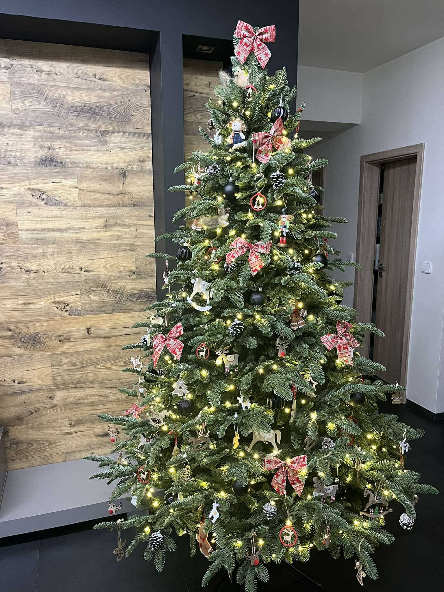 245cm umelý vianočný stromček Jedľa Nordmand Full 3D – Obrázok 5
